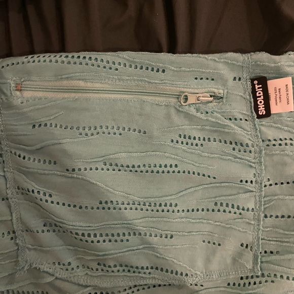 Coverup - Picture 3 of 3